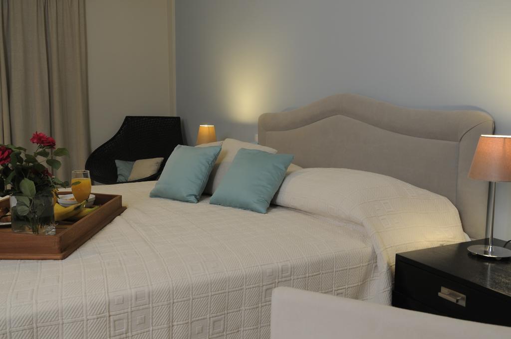 Athena Hotel Milopotamos  الغرفة الصورة