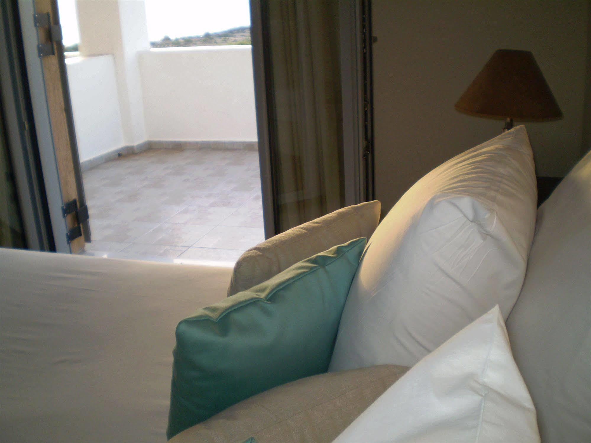 Athena Hotel Milopotamos  المظهر الخارجي الصورة